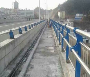 桥梁防撞护栏工程